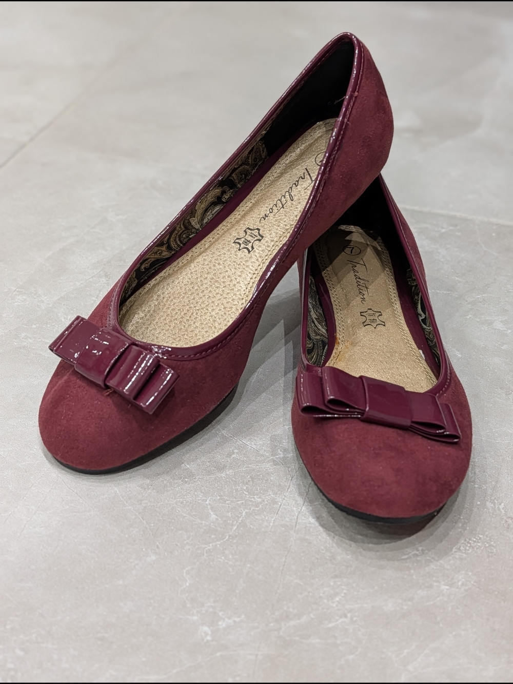 2/$70 Tradition Burgundy Suede Ballet Flats Bow Detail Size 7